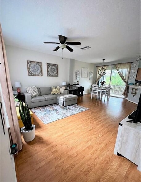 Building Photo - 10946 Black Swan Ct