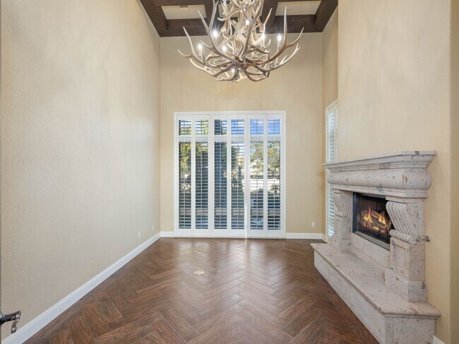 Building Photo - 202 Wellesley Loop