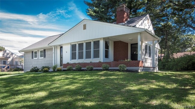 Building Photo - 16 Elmwood Dr