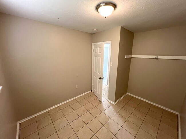 Building Photo - 6132 Pontotoc St