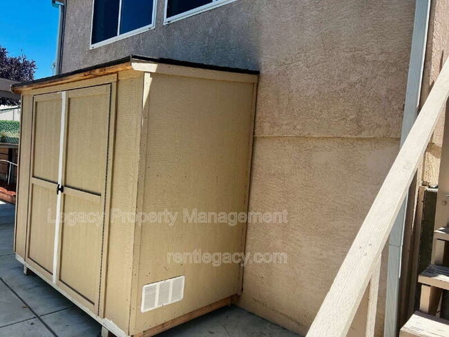 Building Photo - 3884 Bayview Cir