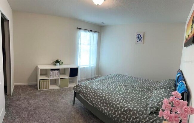 Building Photo - 2102 Charming Ave