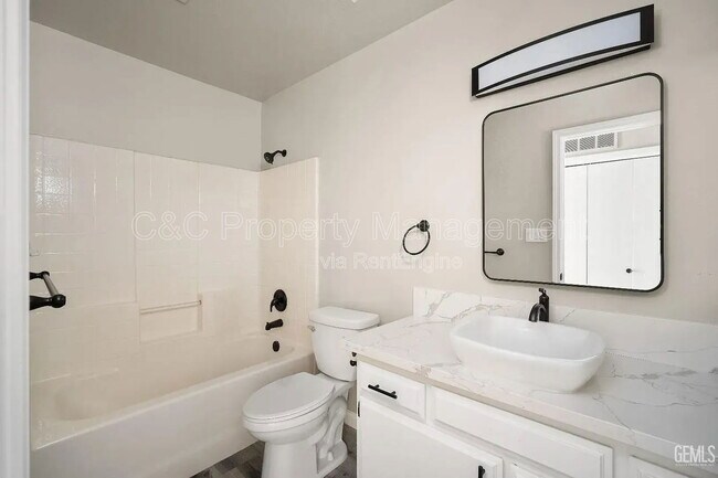 Building Photo - 4304 Range Dr