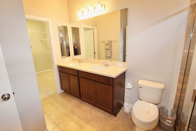 Building Photo - Orlando - Furnished, 4 Bedroom, 2 Bathroom...