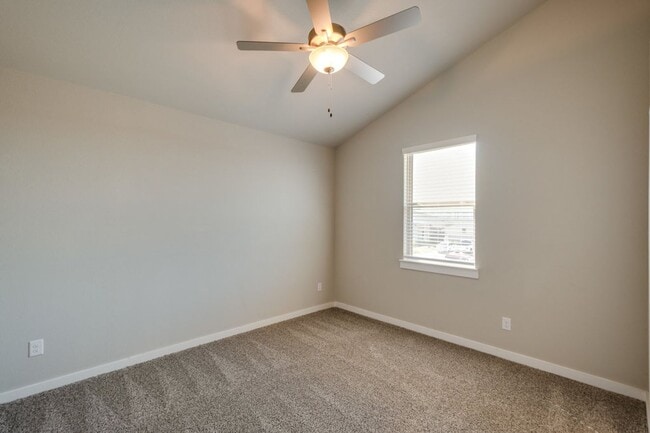 Building Photo - 645 Harvest Moon Dr