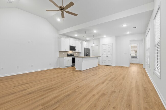 Building Photo - 126 Summer St