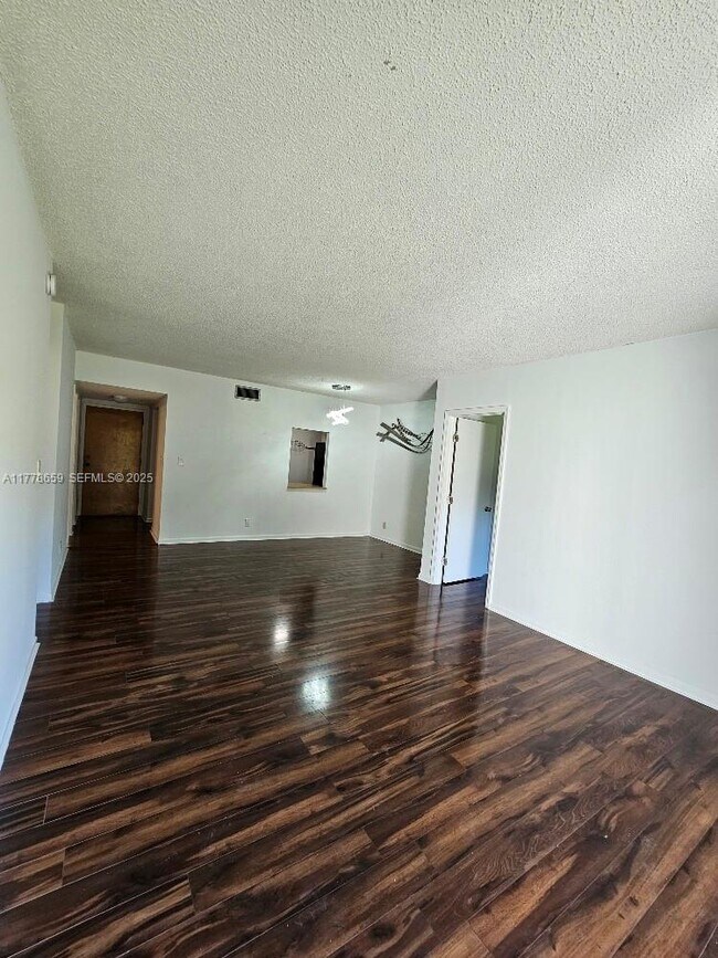 Building Photo - 1301 NE 7th St