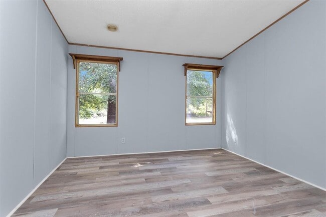 Building Photo - 1001 County Line Rd