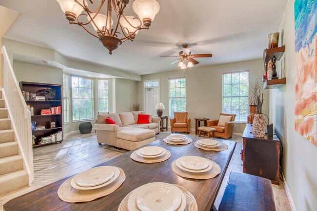 Building Photo - 148 Ashley Ct