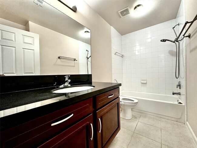 Building Photo - 6633 W Sam Houston Pkwy S