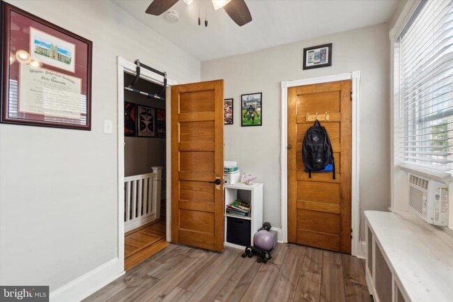 Building Photo - 470 Shurs Ln