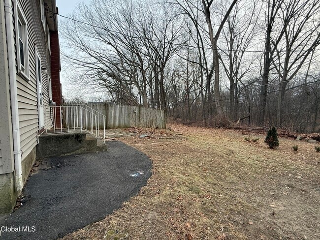 Building Photo - 5 Dowling Rd