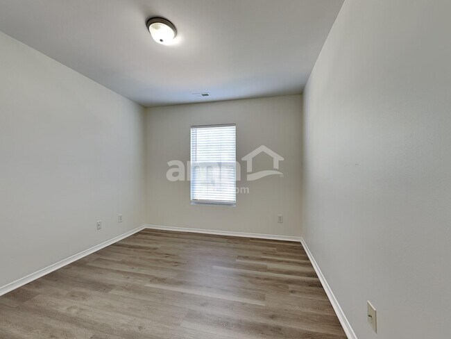 Building Photo - 9023 Newfield St