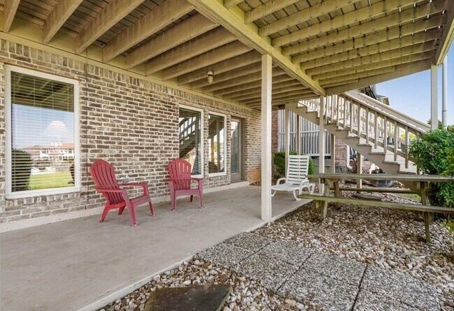 Building Photo - 112 Cove Point