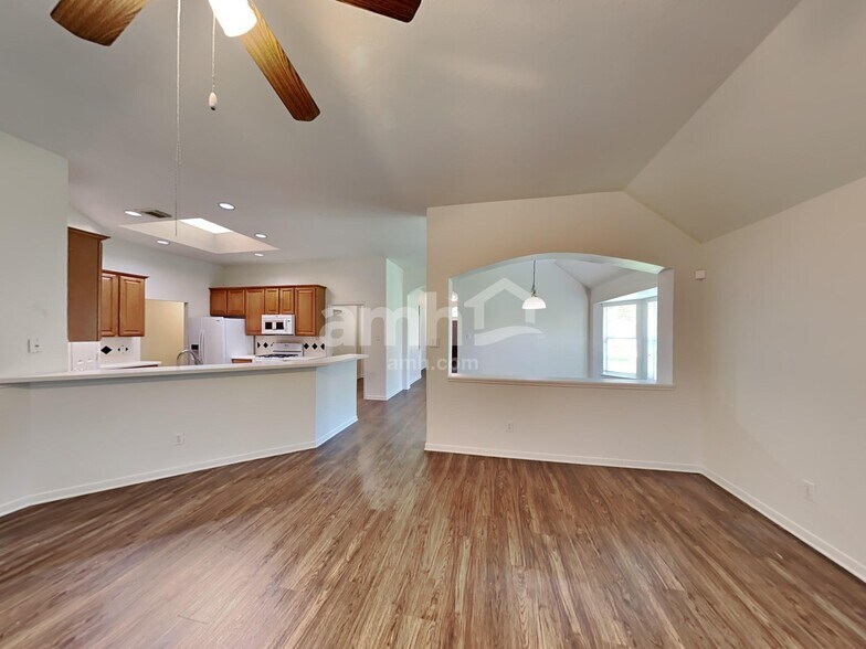Building Photo - 802 Cherry Blossom Dr