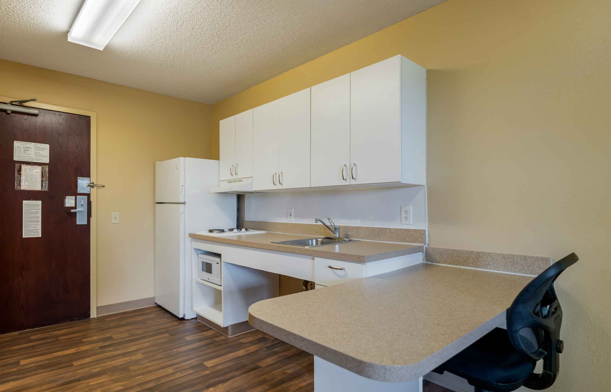 Building Photo - Furnished Studio-Chicago - Gurnee