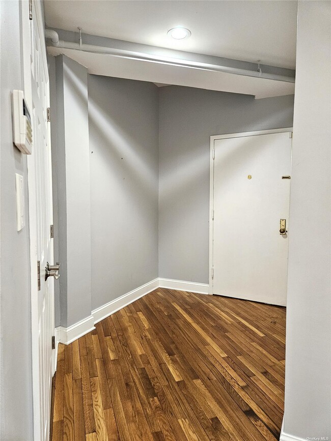 Building Photo - 93 Hempstead Ave