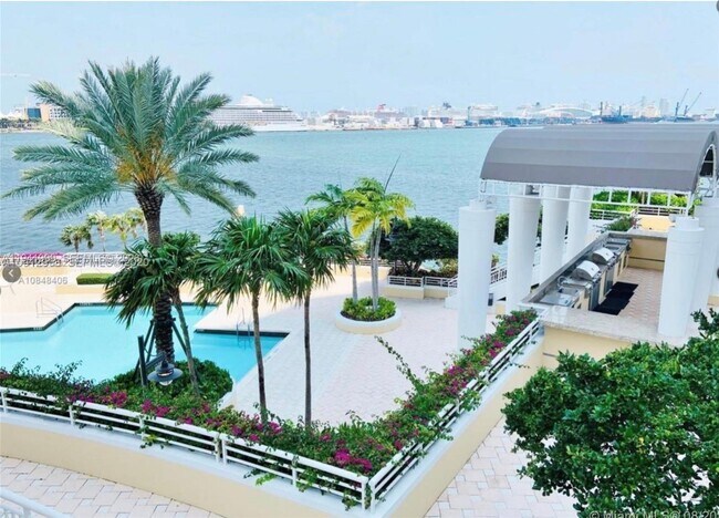 Building Photo - 808 Brickell Key Dr