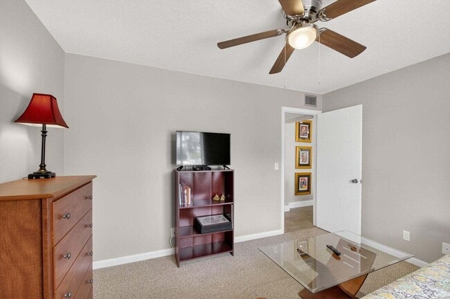 Building Photo - 335 Pine Ridge Cir