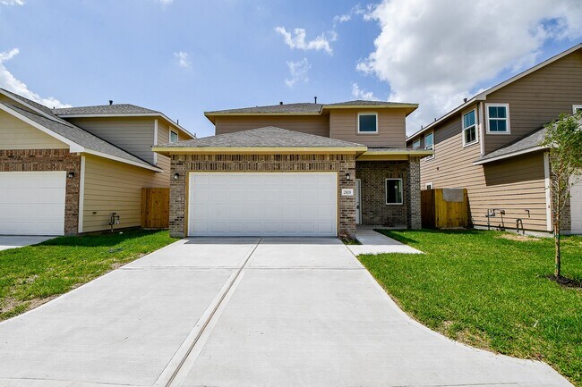 Building Photo - 2819 Topiary Ln