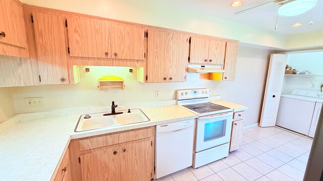 Building Photo - Beautiful 2bed/2ba Town Home in the Amazing Community of Fern Park!