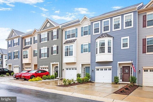 Building Photo - 2323 Champions Wy