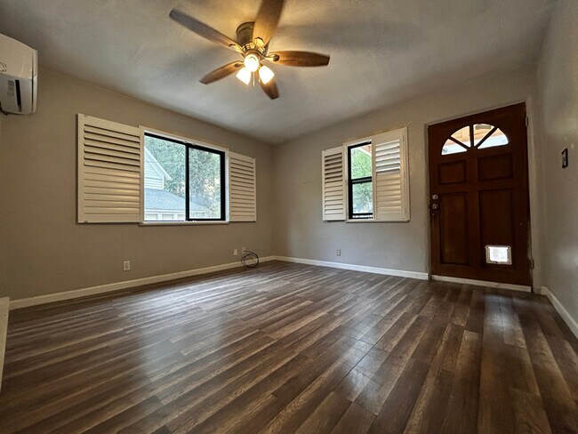 Building Photo - 2847 Coloma St