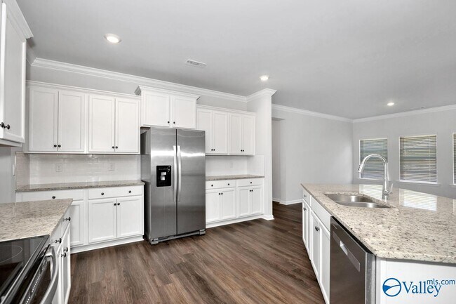 Building Photo - 157 High Leaf Dr
