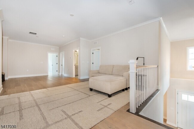 Building Photo - 37 Hillandale Dr