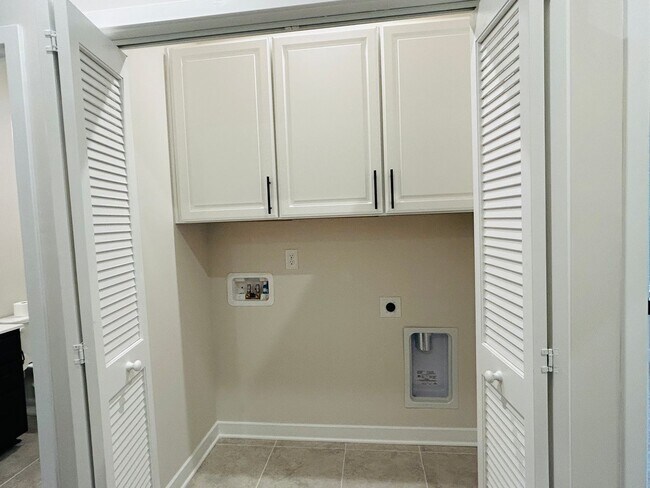 Building Photo - New Construction • 4 BR • 2 Full / 2 Half BA • End Unit Townhome in Village Town – Fayetteville’s...