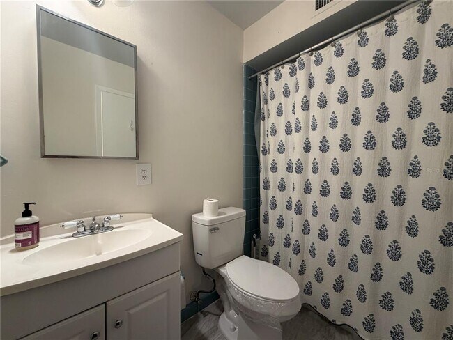 Building Photo - 1595 Adrian St