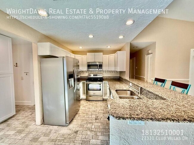 Building Photo - 23331 Club Villas Dr