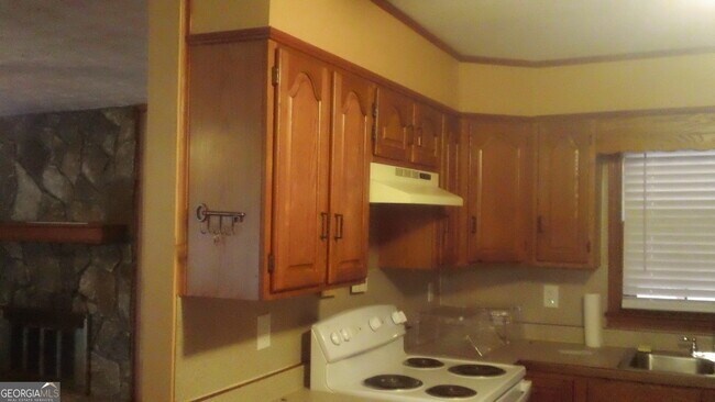 Building Photo - 6451 Edenfield Dr