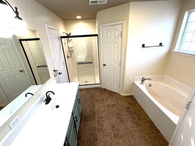 Building Photo - 1707 76th St