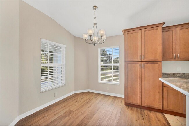 Building Photo - 2821 Embassy Rd