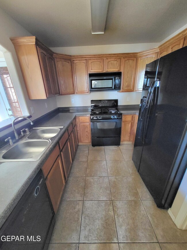 Building Photo - 657 Pete Payan Dr