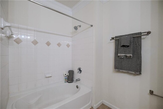 Building Photo - 4007 Westchester Ridge NE
