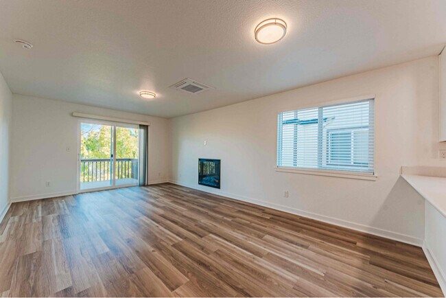 Building Photo - 6731 Dublin Loop W