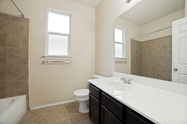 Building Photo - Beautiful 3 Bedroom in Republic Oaks Community