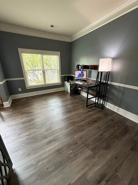 Office(1st Floor) - 206 Heights Ave