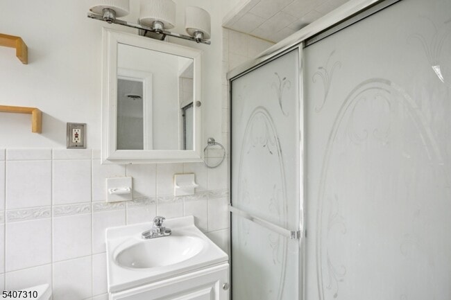 Building Photo - 254 Darlington Ave