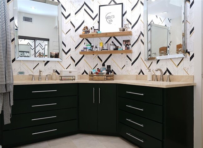 Building Photo - 1000 Liberty Park Dr