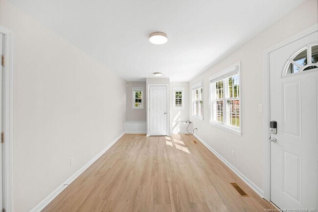 Building Photo - 4066 Hummingbird Pl