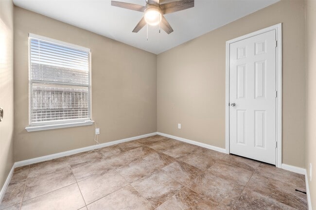 Building Photo - 4106 Falling Trace Ln