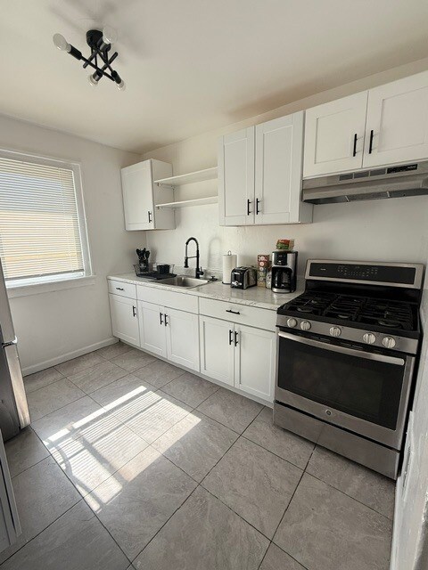 Kitchen - 11327 Littlefield St
