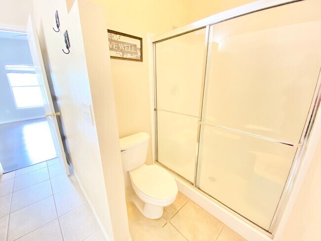 Building Photo - Stunning Lake View Home in Waterside Estate!