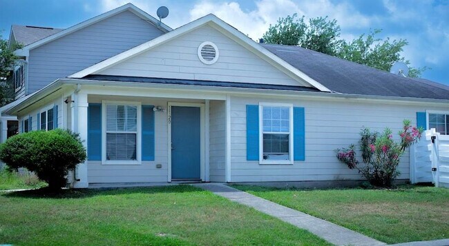 Primary Photo - 1120 Verde Trails Dr