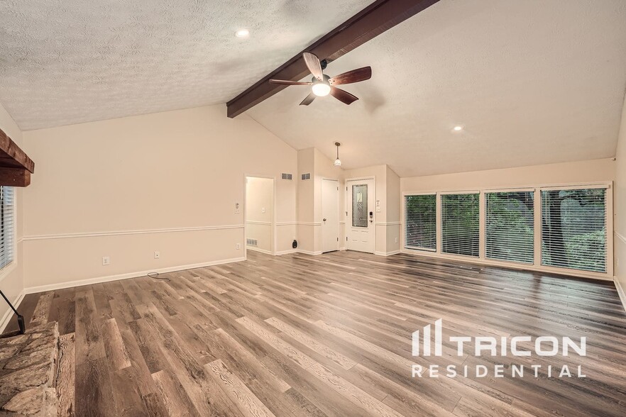 Building Photo - 136 Bramble Oak Dr