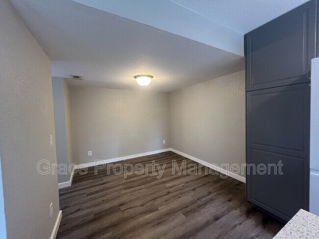 Building Photo - 12612 Fairfax St