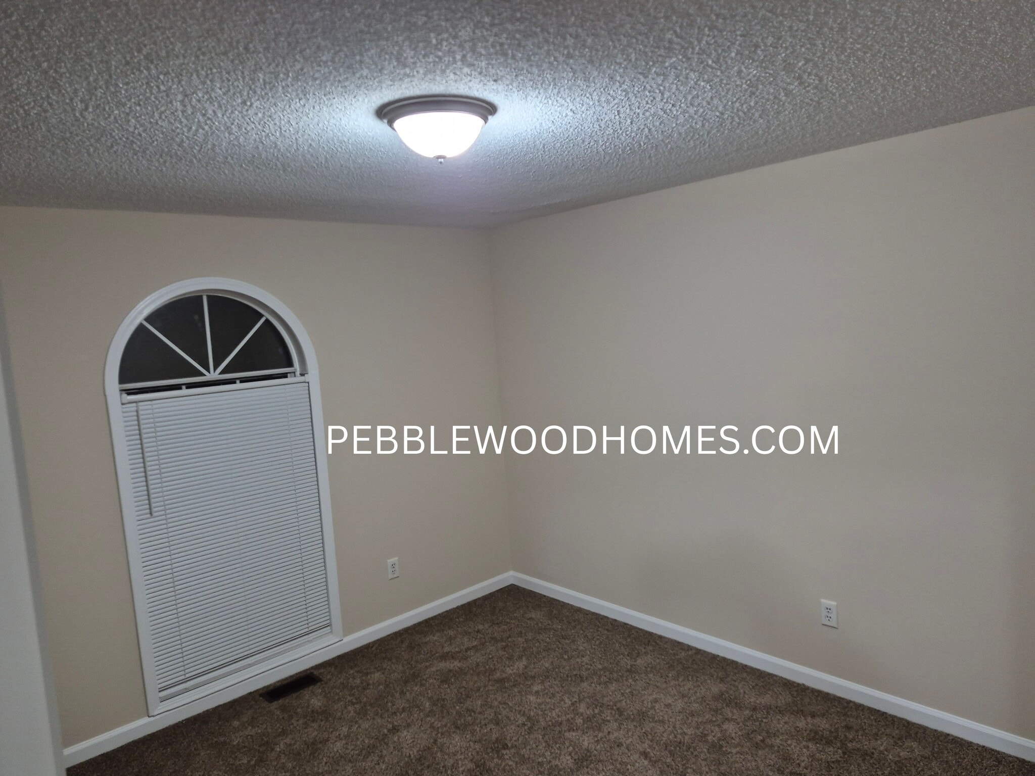 large 3rd bedroom - 2599 Candler Way SW